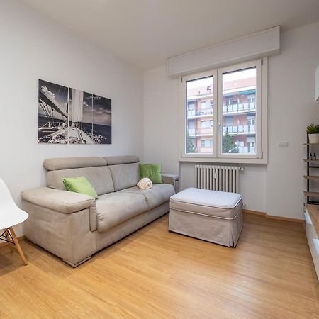 Milano 5 Guests - Modern Apt With Balcony Εξωτερικό φωτογραφία