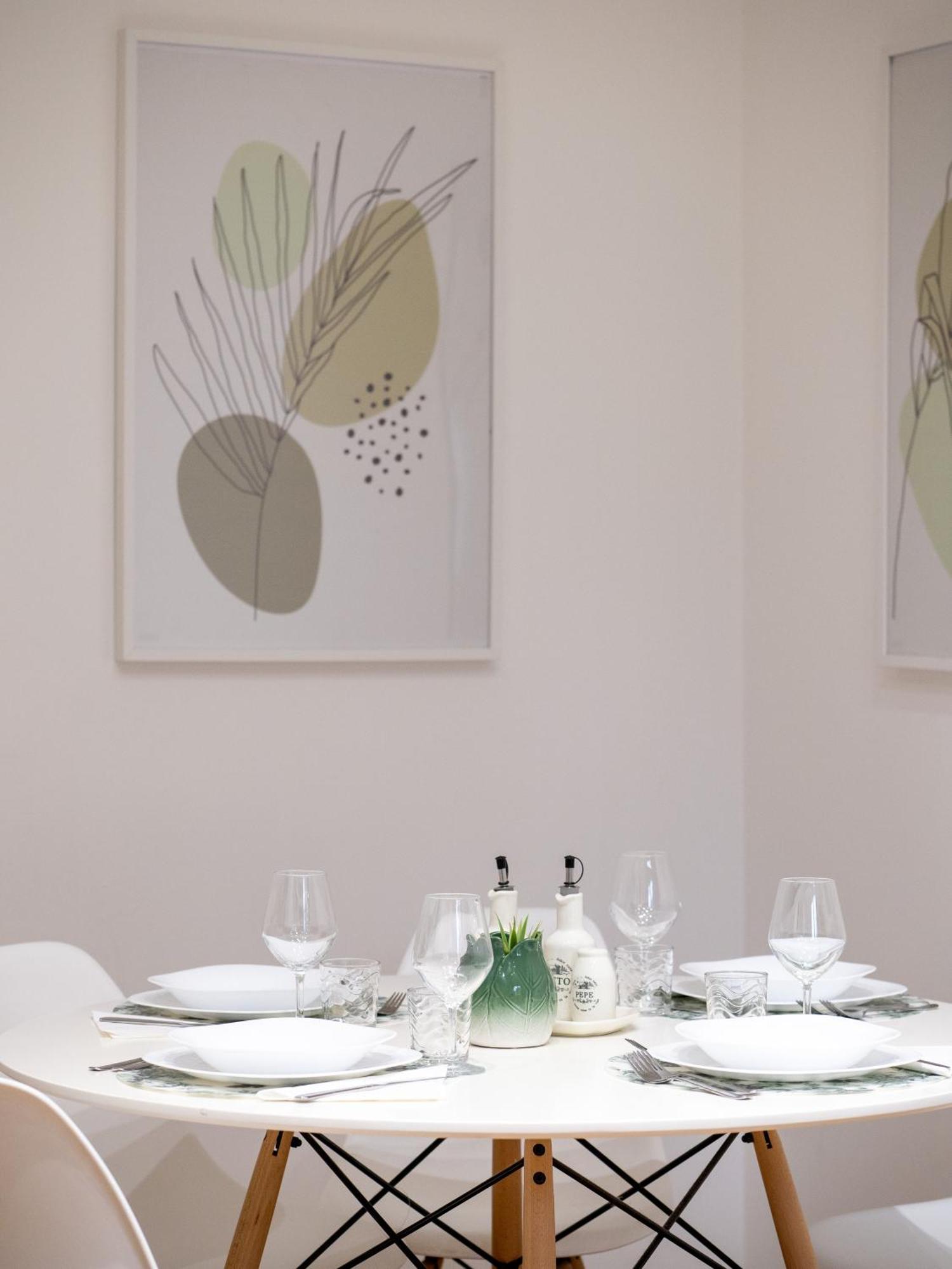 Milano 5 Guests - Modern Apt With Balcony Εξωτερικό φωτογραφία
