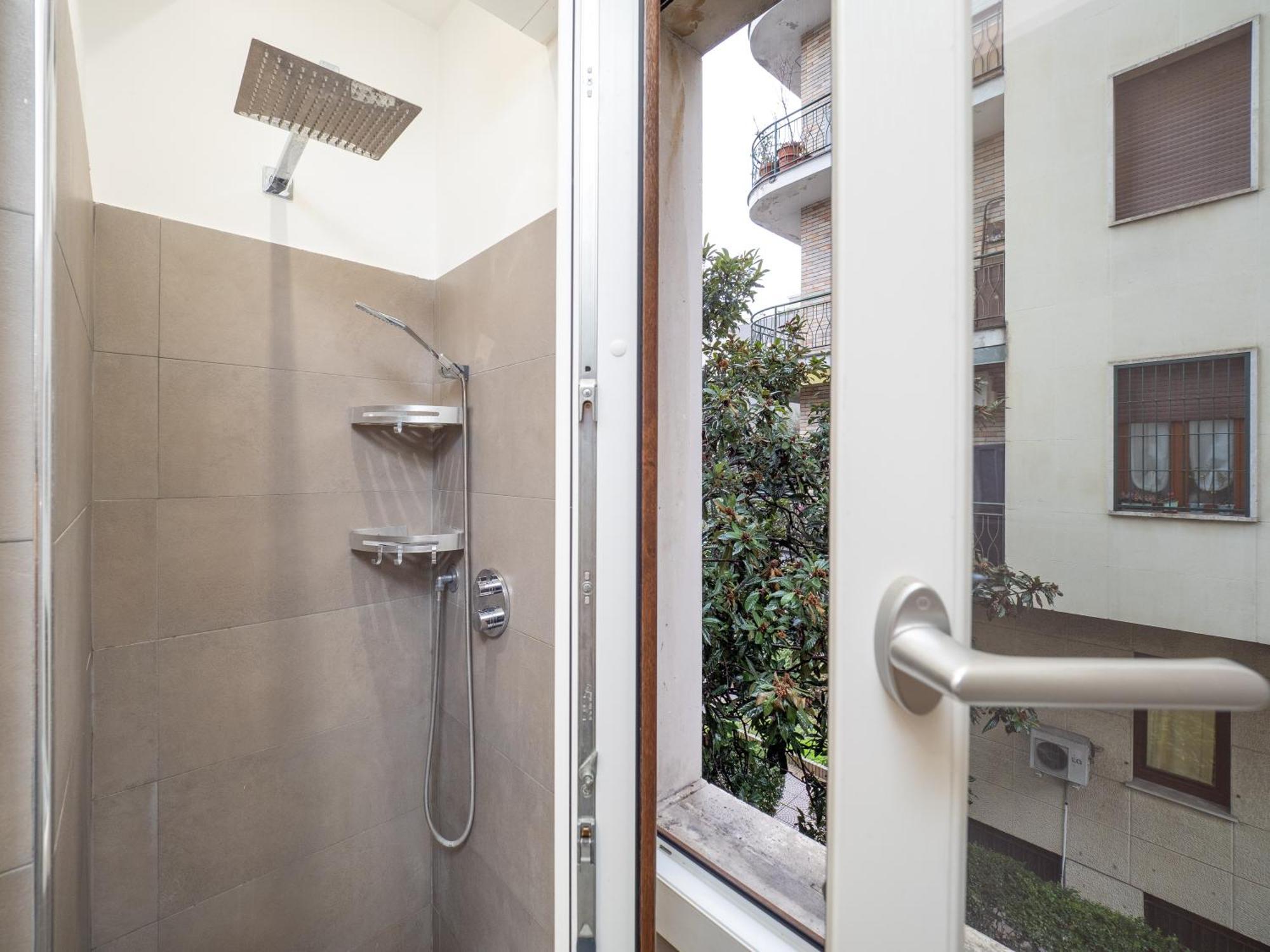 Milano 5 Guests - Modern Apt With Balcony Εξωτερικό φωτογραφία