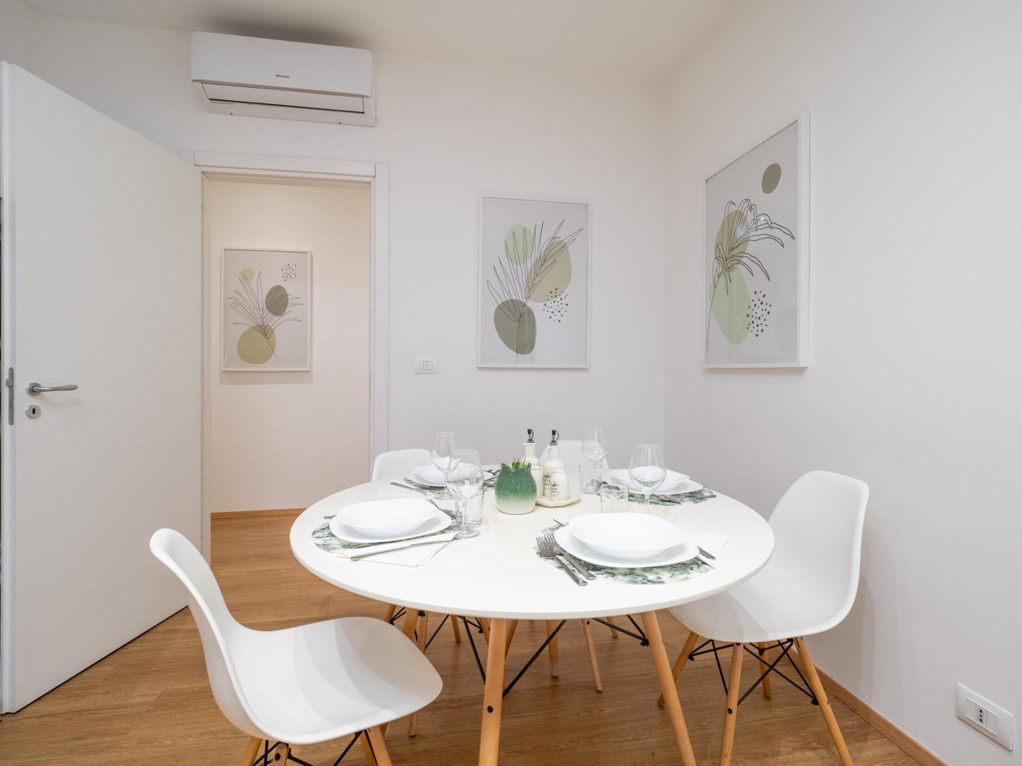 Milano 5 Guests - Modern Apt With Balcony Εξωτερικό φωτογραφία