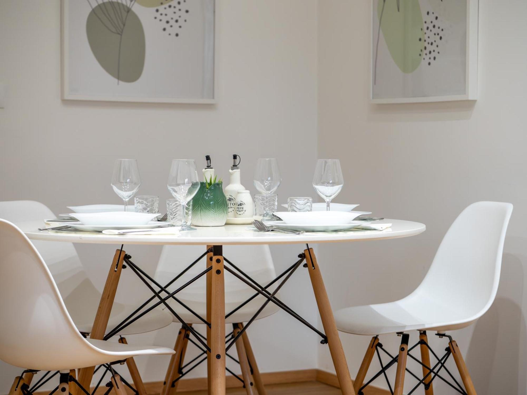 Milano 5 Guests - Modern Apt With Balcony Εξωτερικό φωτογραφία